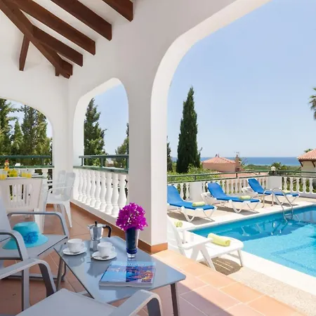 Carolina Villa *